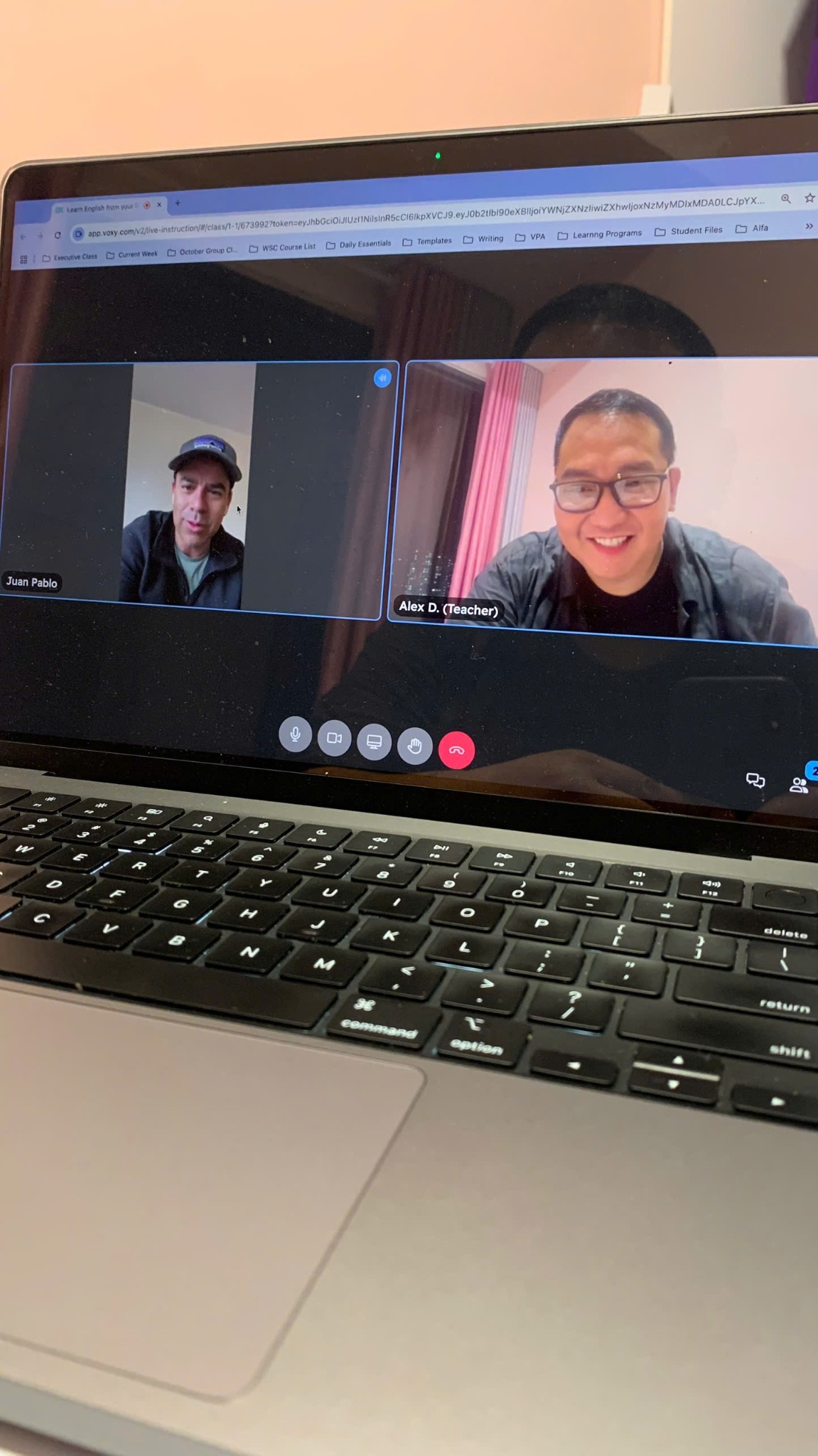 Connecting through online coaching