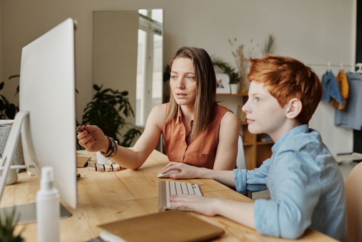 Học sinh học online tại nhà